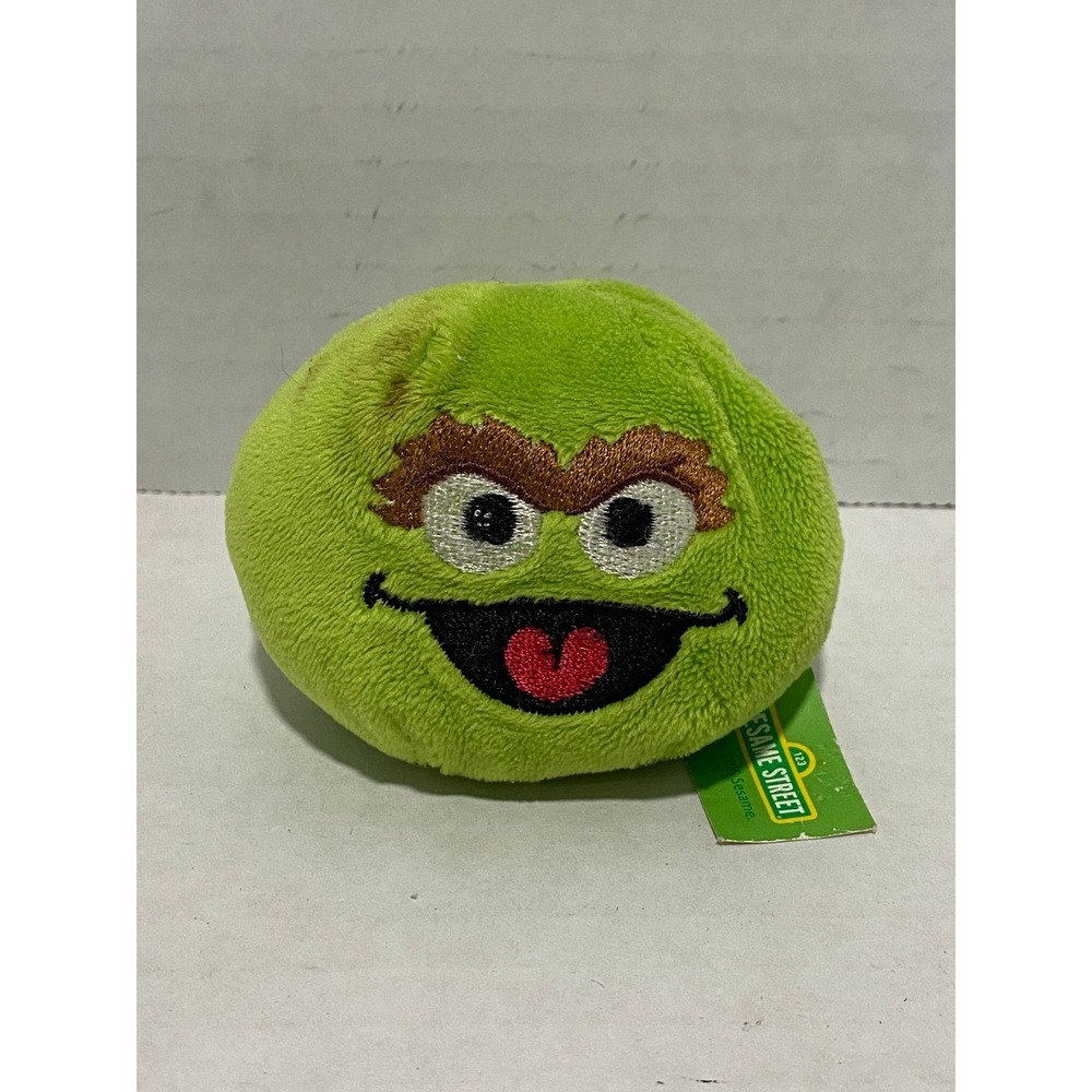Sesame Street Oscar the Grouch Plush Round Ball Embroidered Green 2015 Toy